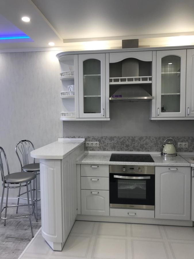 Luxe Apartment On Drahomanova キエフ エクステリア 写真