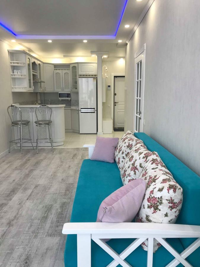 Luxe Apartment On Drahomanova キエフ エクステリア 写真