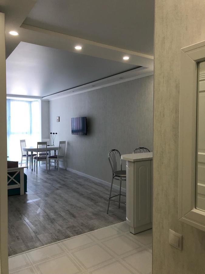 Luxe Apartment On Drahomanova キエフ エクステリア 写真