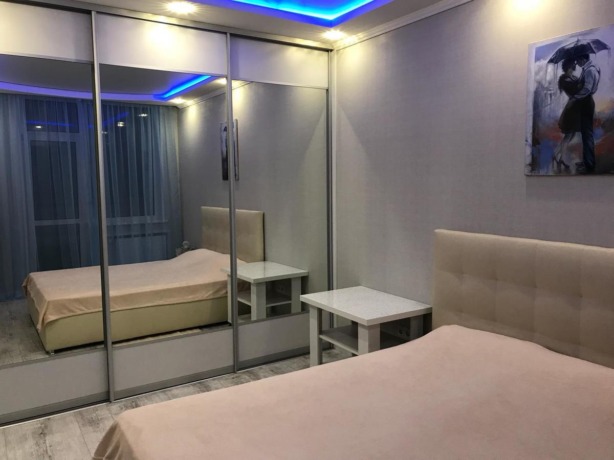 Luxe Apartment On Drahomanova キエフ エクステリア 写真